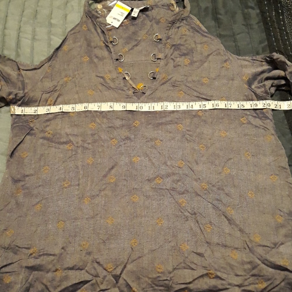 William Rast shirt - Picture 2 of 7